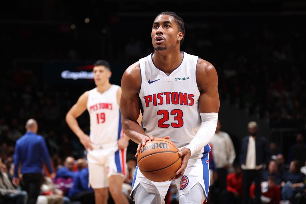 向消费者展 向消费者展