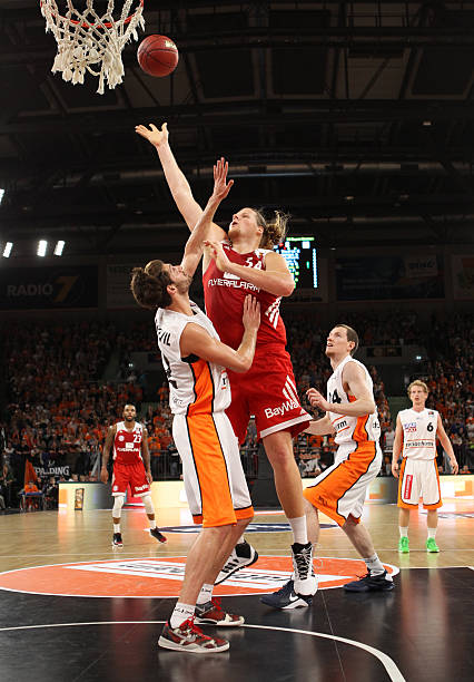 做出公开声 做出公开声