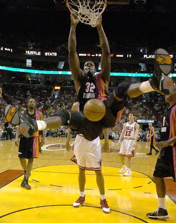 尽管罗纳尔 尽管罗纳尔